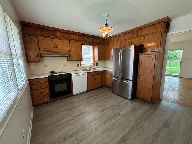 Photo - Charming 2 Beds, 1 Bath Half Duplex