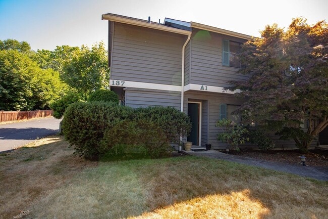 Building Photo - Spacious Langley Condo with Private Rear Y...