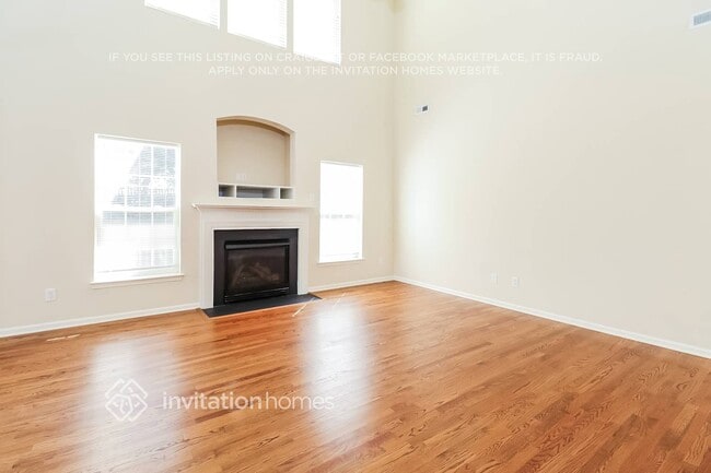 2201 Baggins Ln