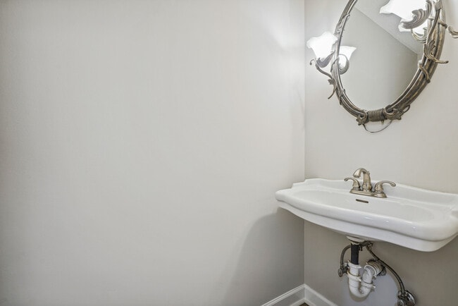 Photo - 646 Middleton Ave