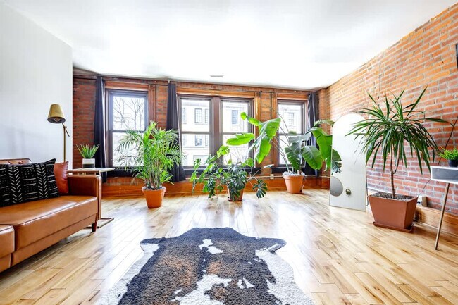 1180 N High St Unit SI ID1265615P