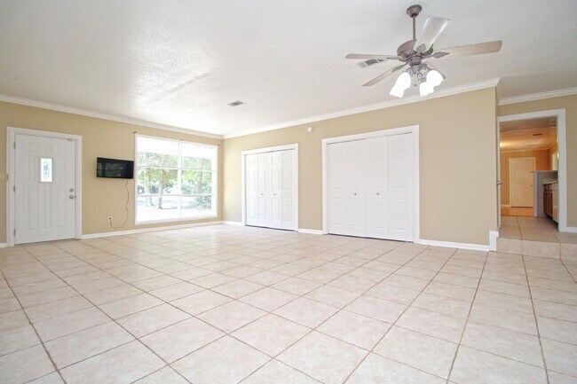 Photo - Northeast Pensacola Home- Entertainers Dre...