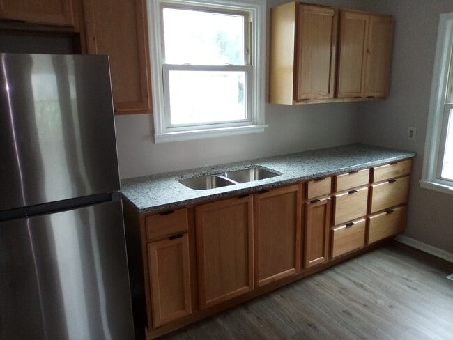 Building Photo - 4401 Irving Ave N Unit 4403