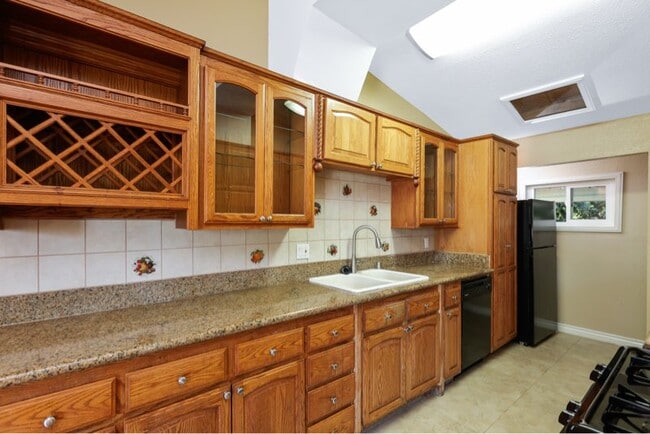 Photo - 526 N Emerald Dr