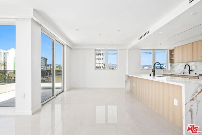 Photo - 1414 S Beverly Dr Unidad 402