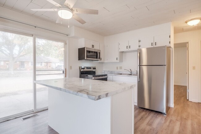 Building Photo - Arturo 3 Unit A