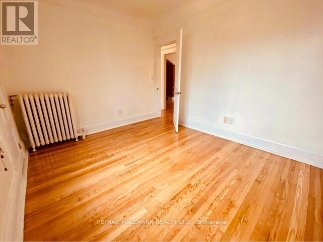 Photo - 20 Triller Ave Unit 4