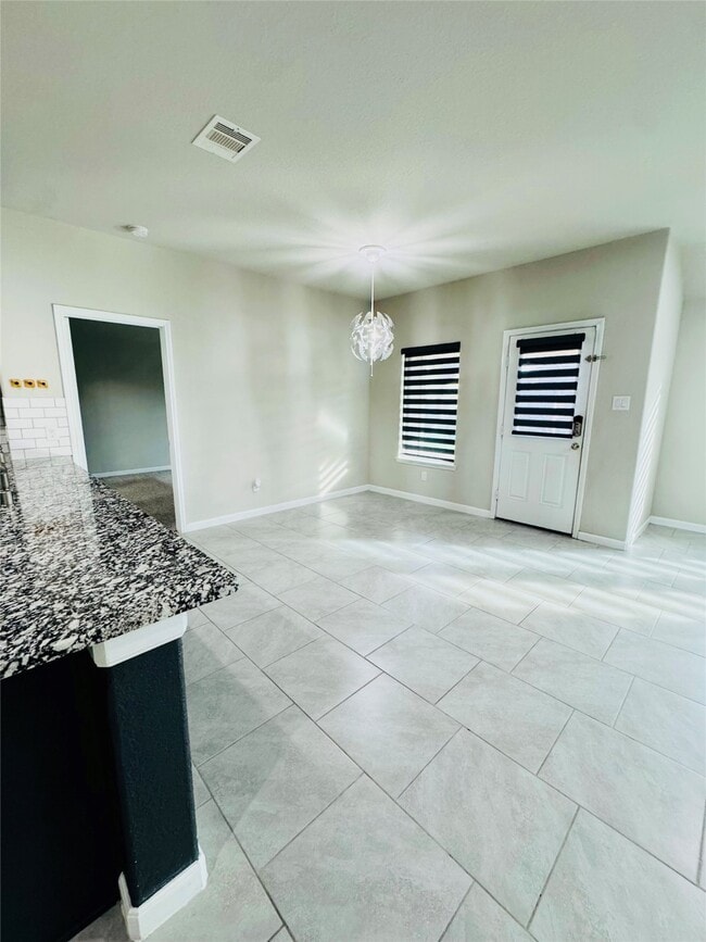 Photo - 18227 Grayson Blf Wy