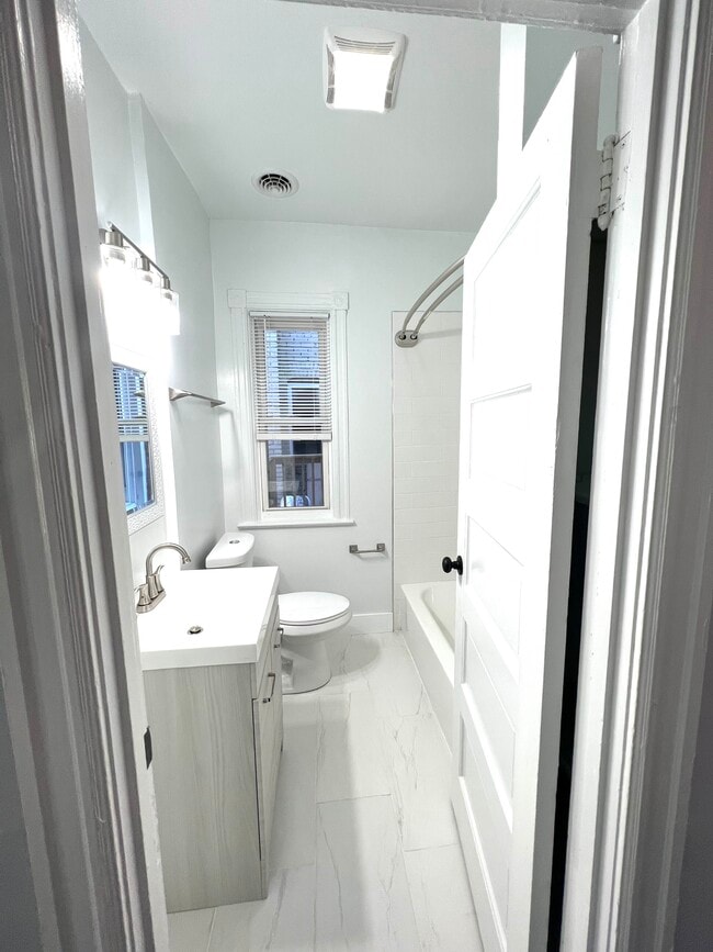 Photo - 518 Shepherd St NW