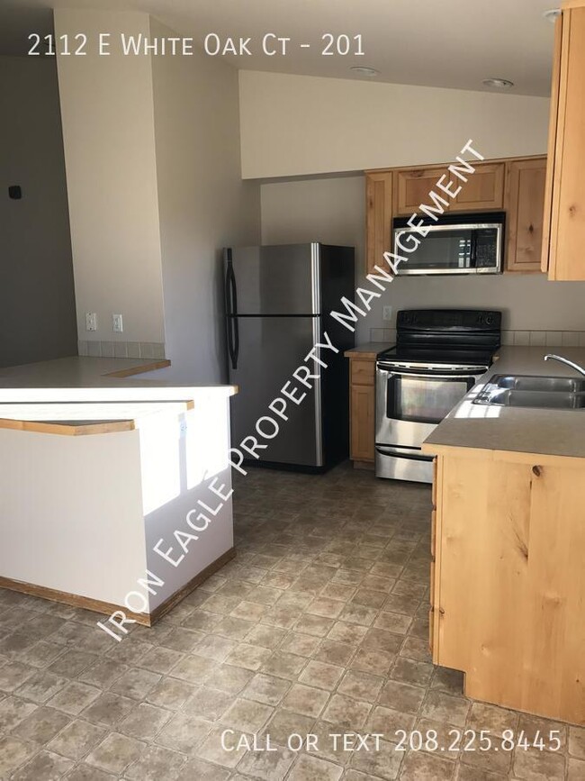 Photo - 2112 E White Oak Ct Apartment Unit 201