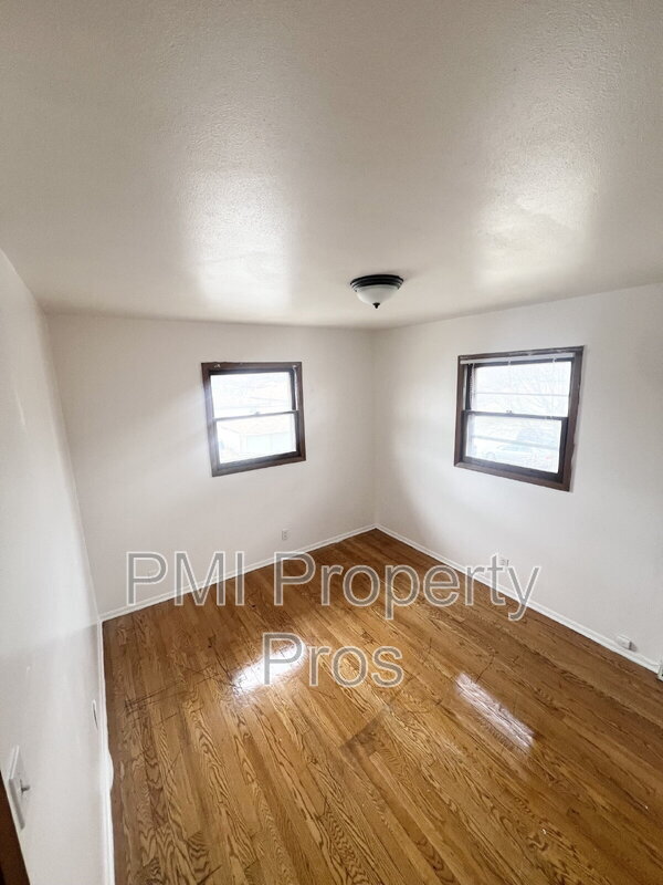 Photo - 5817 N 76th St