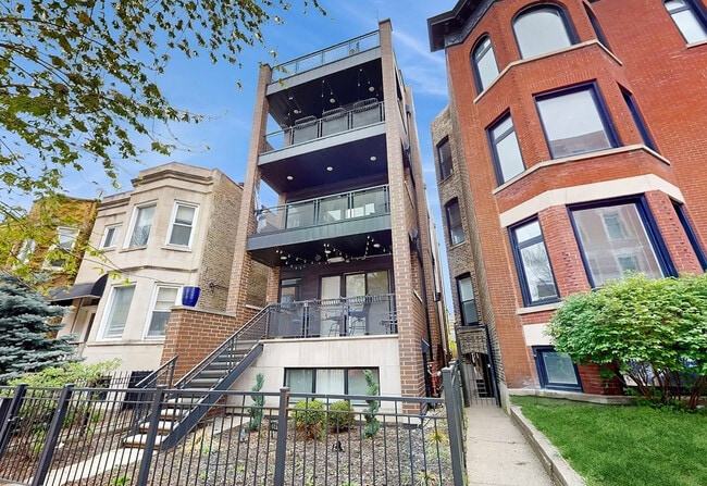 Building Photo - 3541 N Sheffield Ave Unit 2