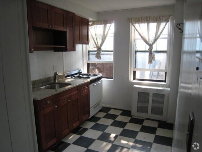 Building Photo - 1999 Commonwealth Ave Unit 12 Rental