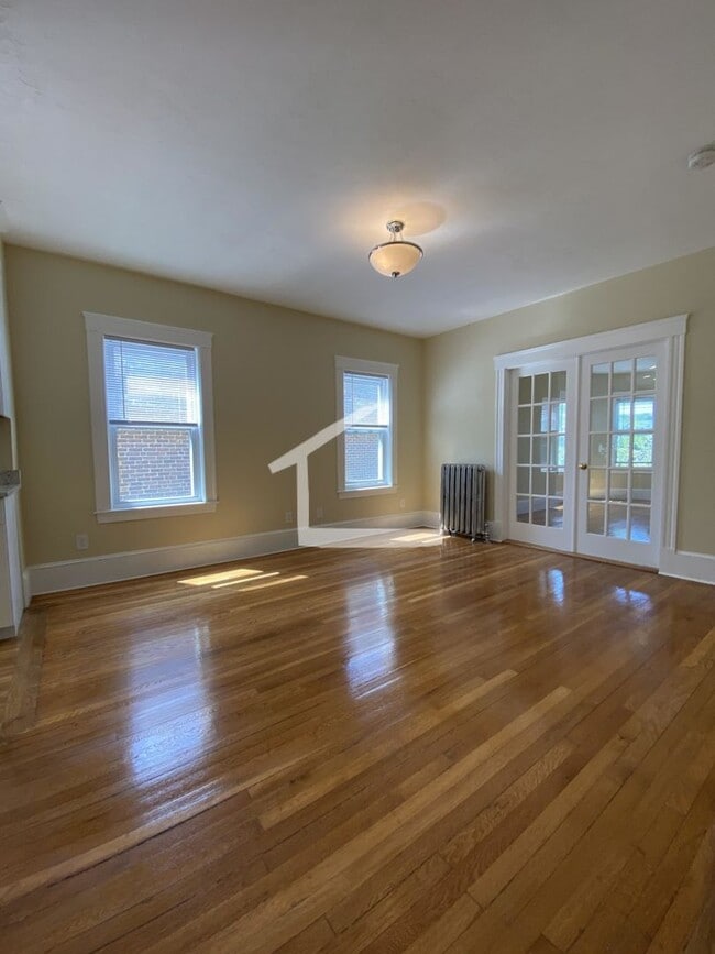Photo - Available Now - Single, Private Bedrooms for Rent in SHARED  Brookline / Washington Sq 4 Bed/2 Bath
