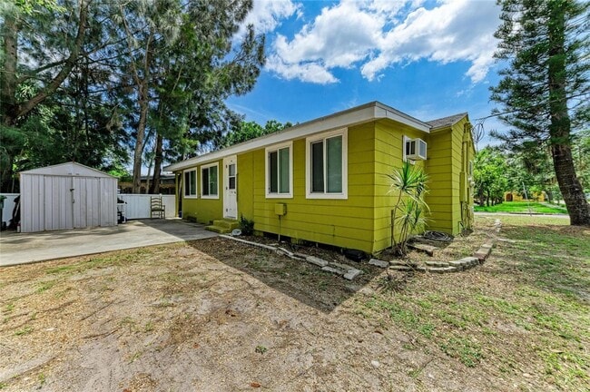 Photo - Cozy and stylish duplex in Bradenton, your home away from home! Pet friendly Unit 1701 13th St W A