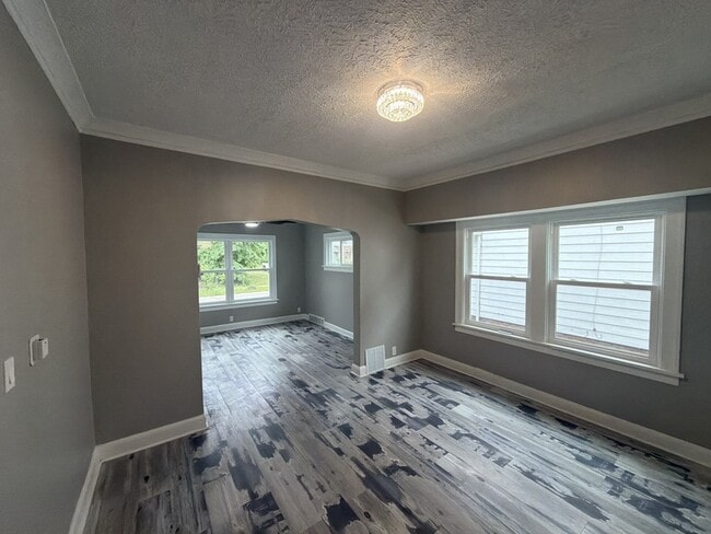 Photo - 11223 Nelson Ave