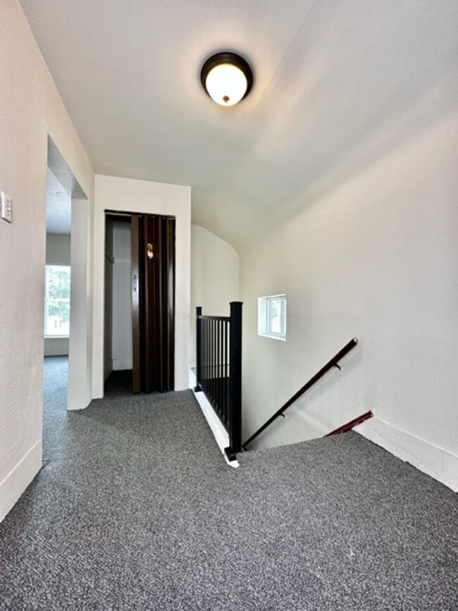 Photo - 1243 E Walnut St