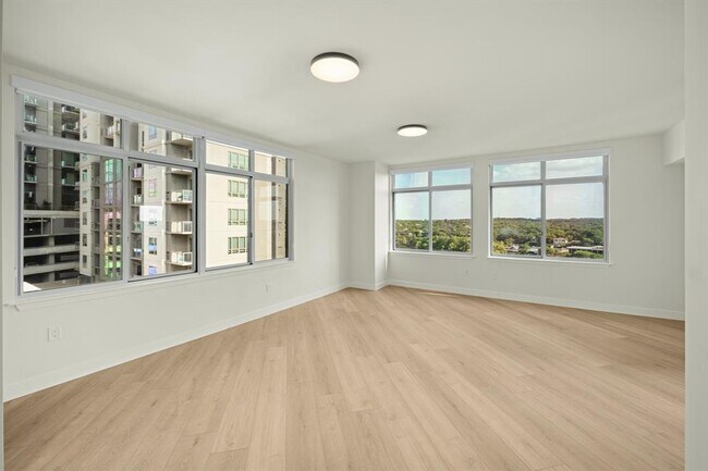 Photo - 54 Rainey St Unit 1201