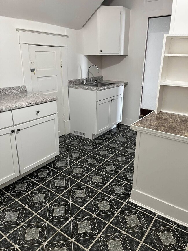 Photo - 107 N 8th St Unit 2