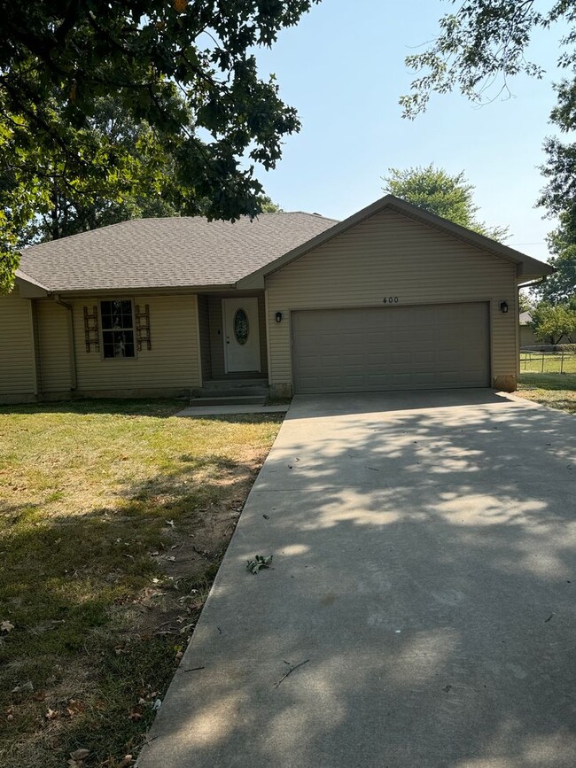 Building Photo - Beautiful Home Strafford, Missouri