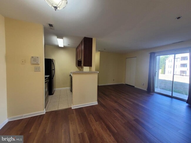 Building Photo - 33 Fern Oak Cir Unit 103