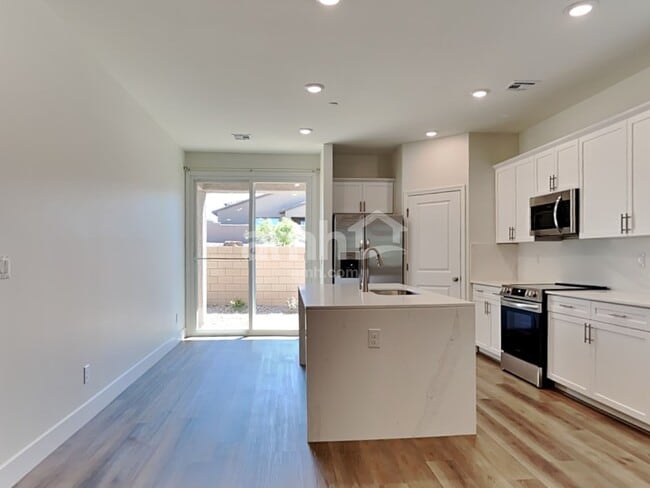 Photo - 678 Crimson Flare Ct