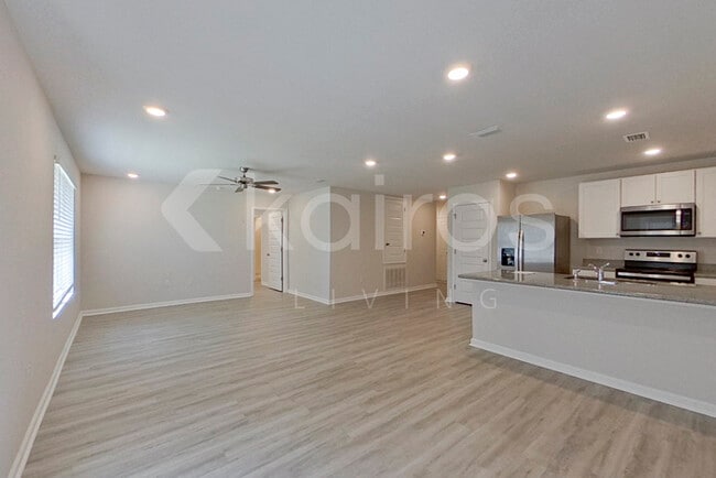 Photo - 4678 Malay Cir