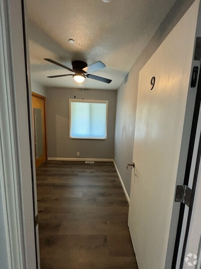 Building Photo - 1111 NW 32nd St Unit 1 Rental