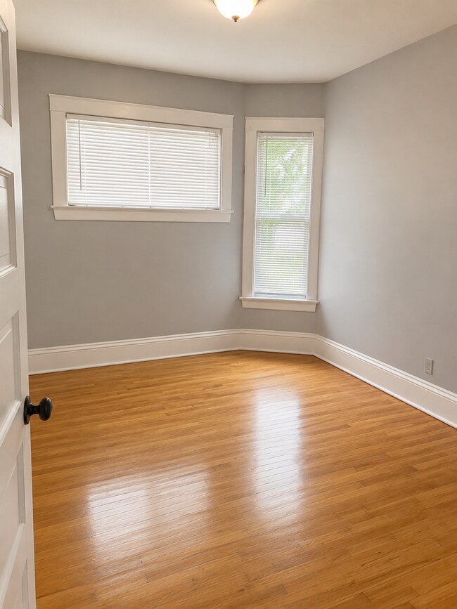 Photo - 816-818 University Ave SE Unit 816