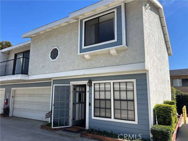 Building Photo - 205 Violet Ave