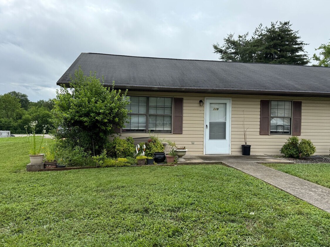 Charming 2 Bedroom, 1 Bath Duplex in Maryv... - Charming 2 Bedroom, 1 Bath Duplex in Maryv...