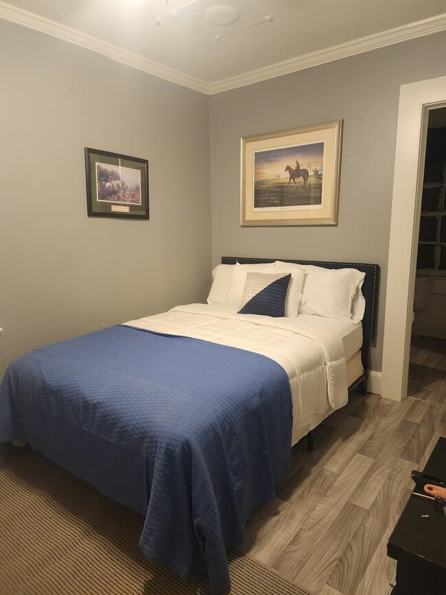 Photo - 1360 Ellis Rd Unit Carriage Room 1 A