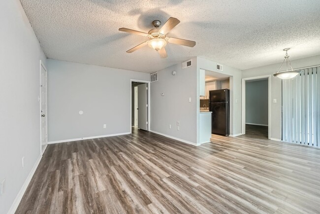 7200 Wallace Rd Unit 310 - Web Quality - 003 - 07 Living Room - Rise Blue Ridge