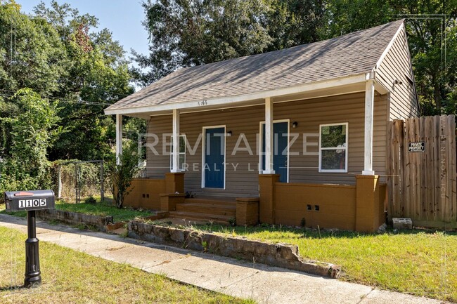 Building Photo - Charming 3-Bedroom, 2-Bath Home Near Downt...