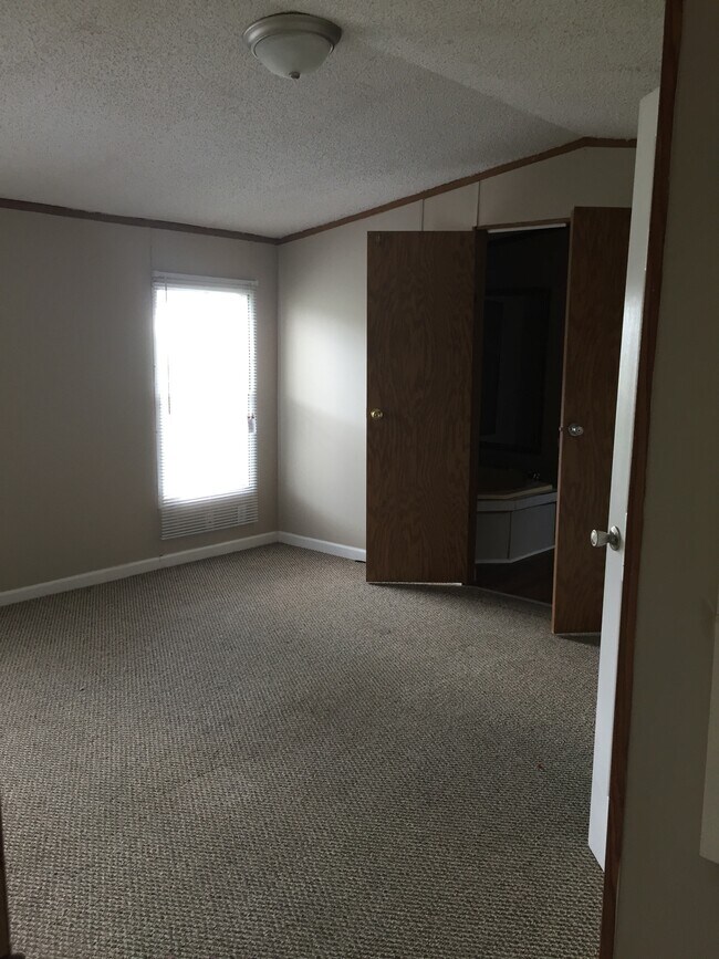 528 Chris St