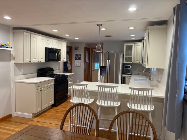 22 Farwell Ave