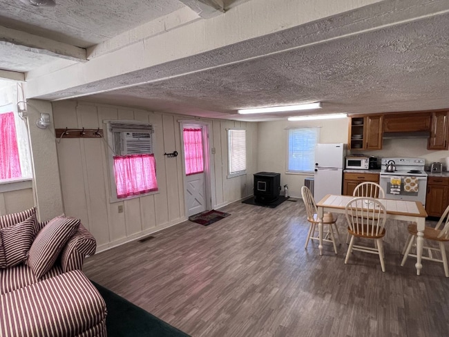 Photo - 4867 River Rd Unit A