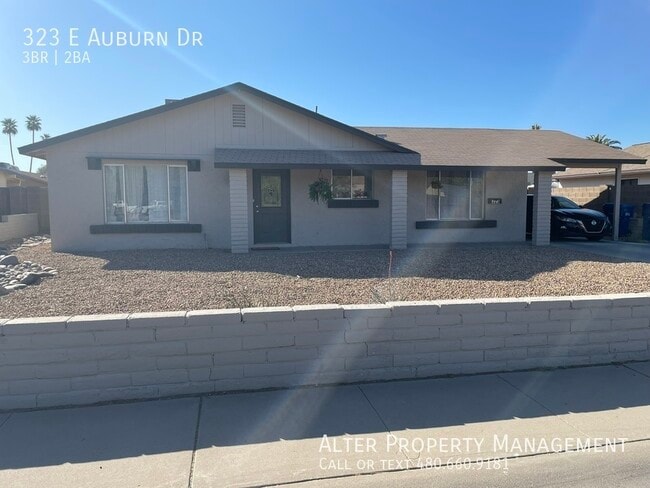 Photo - 323 E Auburn Dr House