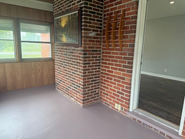 Photo - 129 Garber Ln