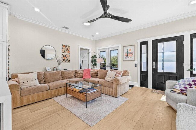 Photo - 2925 2nd Ave N
