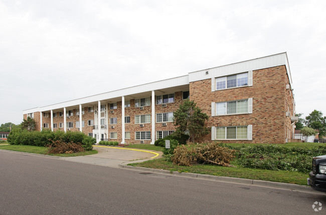 Building Photo - White Gate Manor Rental