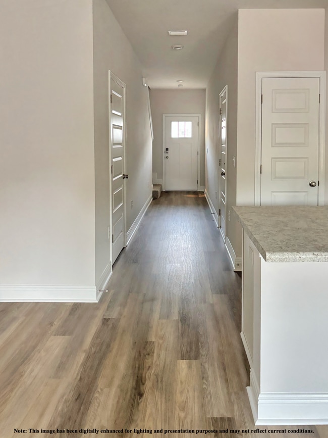 Photo - "Charming 3-Bed Townhouse Retreat with 2.5 Baths in Pensacola – Spacious 1537 Sq Ft!"