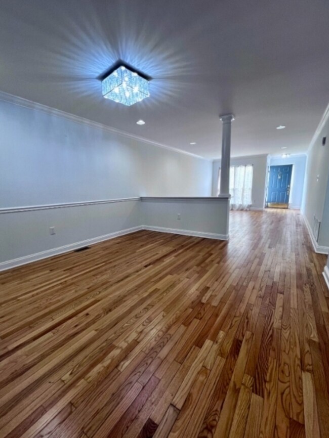 Photo - 128 Constitution Way