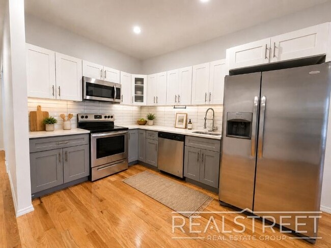 Photo - 1440 Lincoln Pl