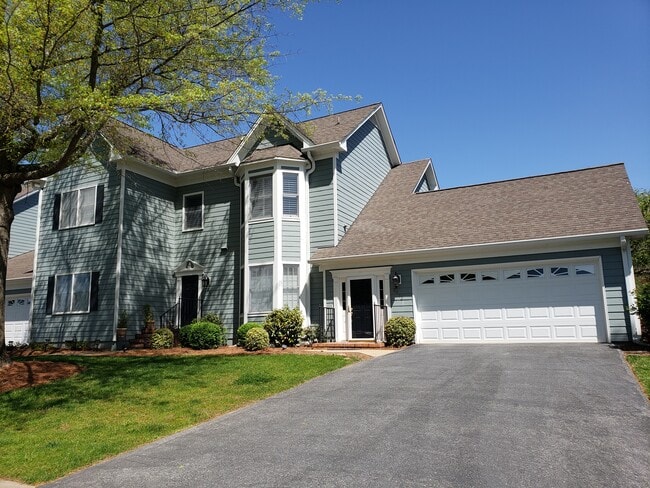 Building Photo - 2013 Clearfield Ln Unit 2013 Clearfield Ln.