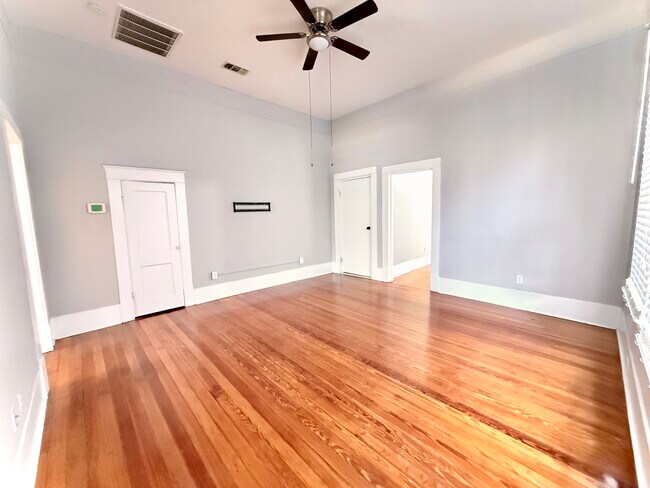 Photo - 429 E Carson St