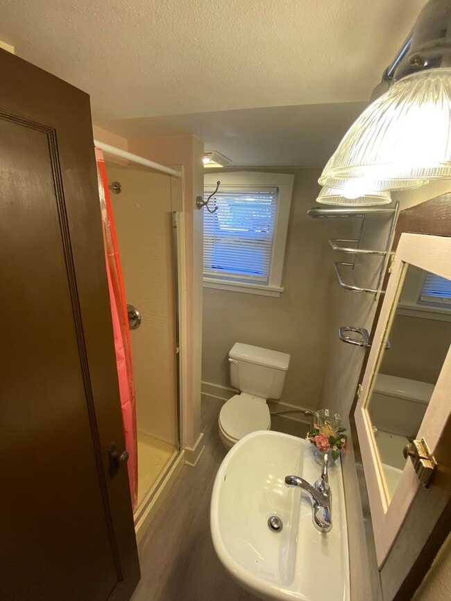 Photo - 110 E Rosser Ave Unit Lower Level