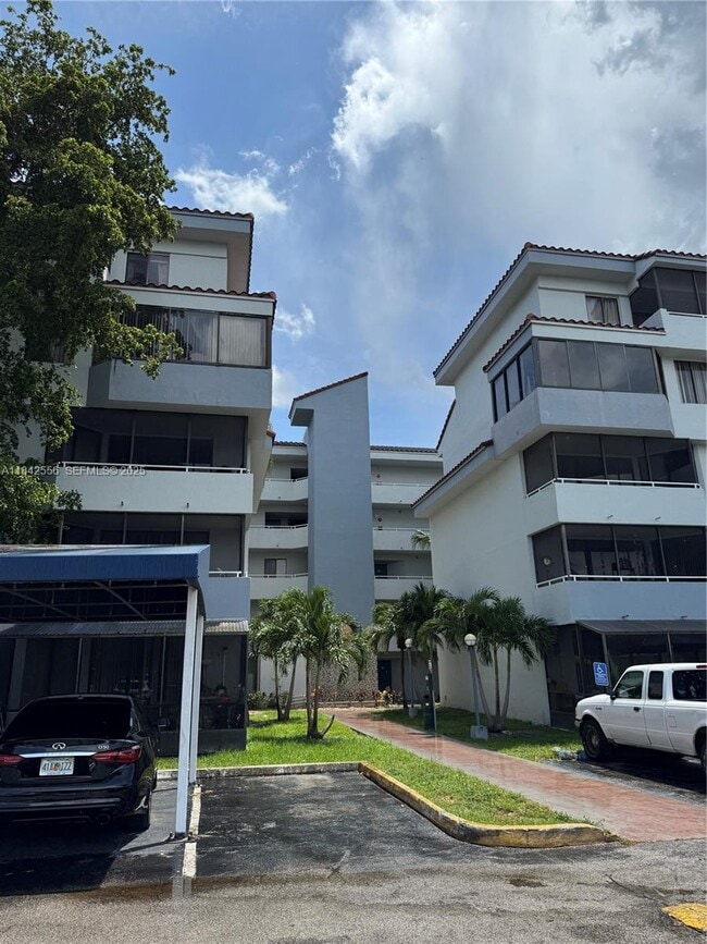 Building Photo - 8205 SW 152nd Ave Unit F-315