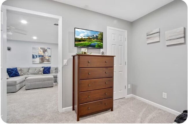 Furnished 3-Bedroom Apartment Sleeping 4, Private Entrance and Free Laundry