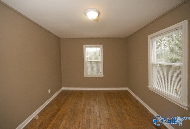 Photo - 3926 Hawthorne Ave SW